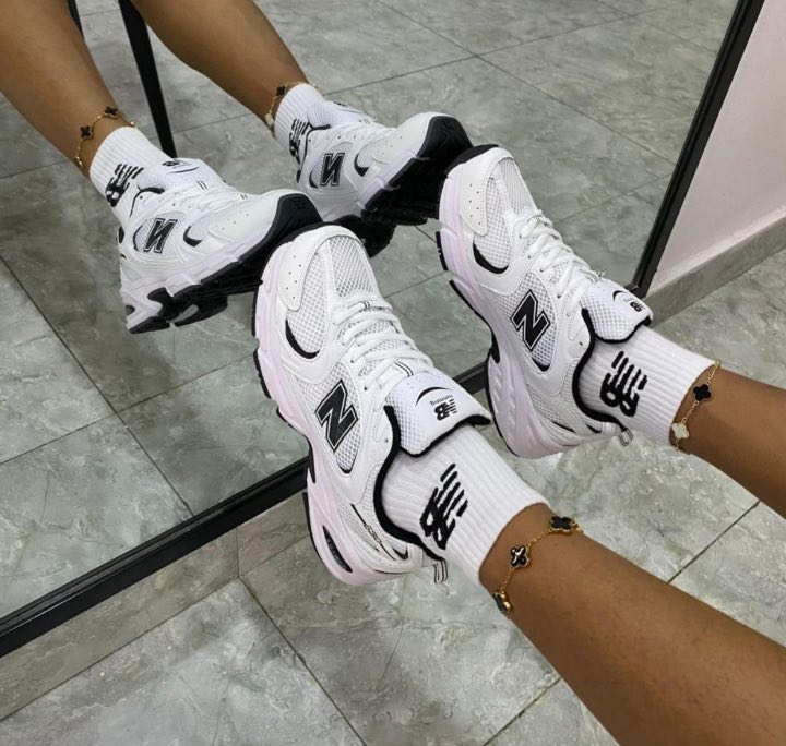 NEW BALANCE WHITE BLACK