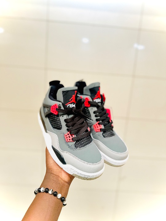 JORDAN 4 THURNDER GREY