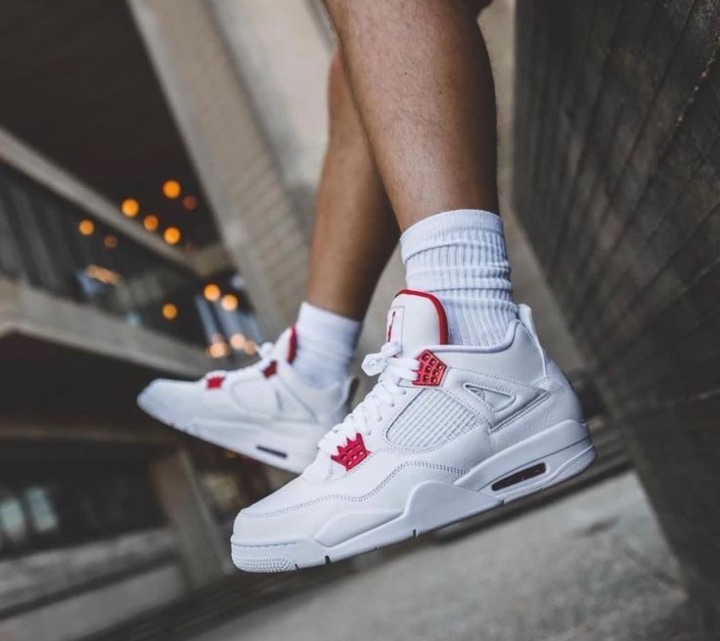 JORDAN 4 METALLIC RED