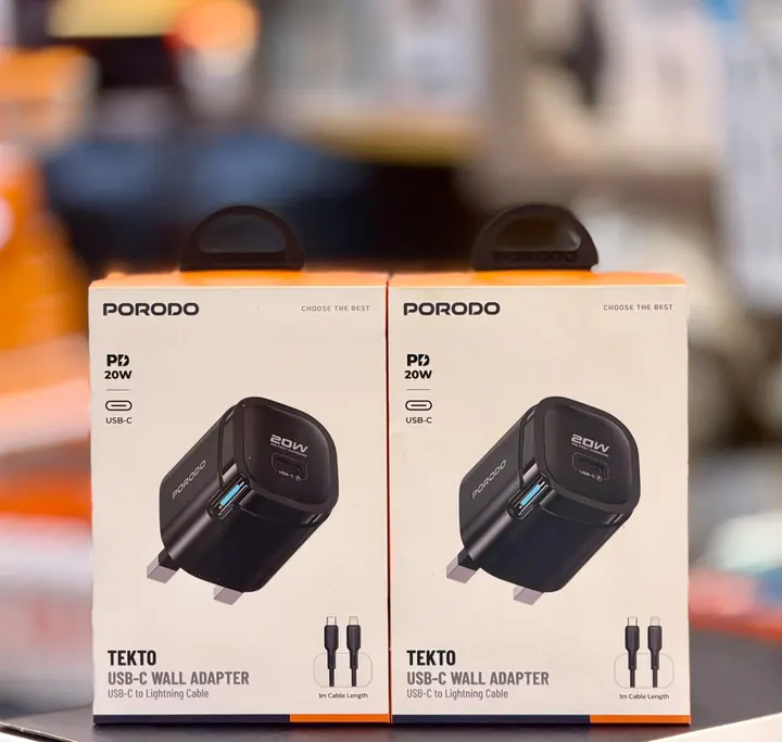 Porodo Tekto 20W USB-C Wall Adapter + USB-C to Lightning Cable