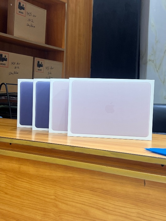 MacBook neo – photo 1 of 4