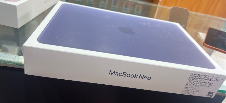 MacBook neo – photo 3 of 4