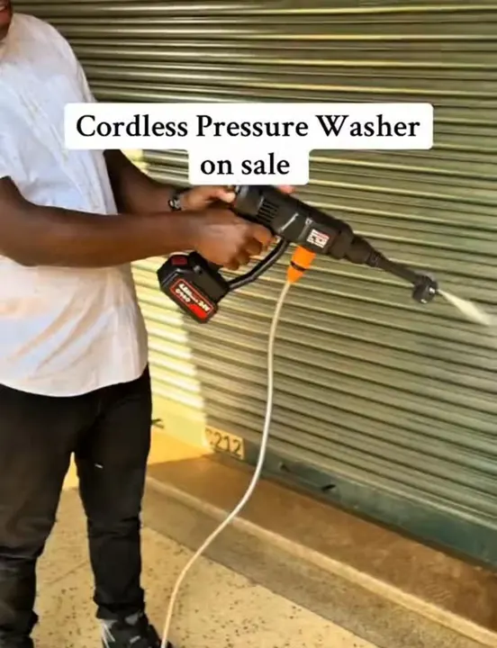 Cordless pressure washer