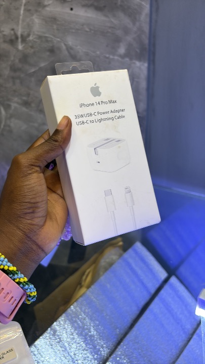 iPhone 11plain – photo 5 of 5